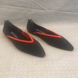Vivaia Vienna V-Cut Pointed Flats in Black/Orange 37.5